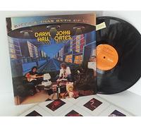 DARYL HALL AND JOHN OATES - DARYL HALL AND JOHN OATES bigger than both of us, APL11467