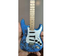 David Lozeau - Set Di 4 Strats Replica Di Chitarra In Scala 1:4 ~Axe Heaven~