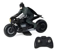 DC Comics 6060490 Action figure di Batcycle RC Rider, stile ufficiale del film di Batman, giocattoli per bambini per ragazzi e ragazze