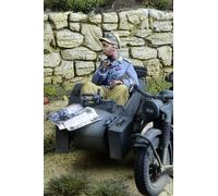 DDAY MINIATURE WWII FALLSCHIRMJAGER NCO BMW R75 SIDECAR RIDER 1/35 Cod.35253