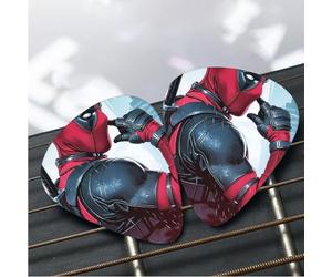 Deadpool - Confezione da 12 plettri per chitarra, 3 diversi spessori, con scatola portaoggetti, accessori medi sottili (0,46 mm, 0,71 mm, 0,96 mm)