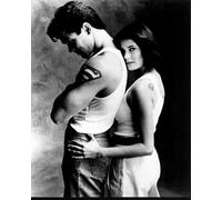 Dean Cain e Teri Hatcher con tatuaggi Superman per Lois & Clark: Le nuove avventure di Superman in bianco e nero (16 x 20) - Articolo # MVM53771