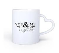 DEBINGY Manico in ceramica a forma di cuore Tazze per casa e ufficio Citazioni di coppia Tu ed io Abbiamo questo ospite Mr. And Mrs. 11oz/320ml e adatte al microonde