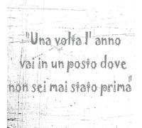 Decalart Kit 1 adesivo camper caravan van (PEZZI 1) Dim. 55 x 29 cm frase "Una volta l'anno vai in un posto dove non sei mai stato prima" decalcomanie per camper L214 (074 Grigio)