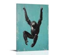 Decorazione artistica da parete moderna da appendere, motivo: Gibbon pende da un ramo sottile sopra uno sfondo color foglia di tè, braccia lunghe come una calligrafia nell'aria. Decorazione artistica