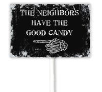 Decorazioni di Halloween per esterni The Neighbors Have The Good Candy With Left Arrow Targa in metallo per cortile con paletto Halloween notte casa fuori prato giardino passerella spaventoso