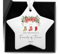 Decorazioni natalizie regali a forma di stella palline su entrambi i lati personalizzate per il primo Natale come una famiglia di tre palline in ceramica per albero di Natale per nuovi genitori