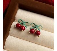 Delicati orecchini a perno a forma di fiore, un accessorio senza tempo per donne moderne