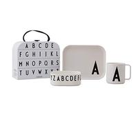 Design Letters Classici in Valigia Set di 4 | Tritan Set Regalo per Bambini | Piatti, Ciotola, Tazza & Organizer Valigia per Bambini | Senza BPA/BPS, Caduta Sicura | Regalo per Baby Doccia, Battesimo