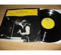 DGG 2862 002. Tchaikovsky. Piano Concerto no.1 in B flat minor. SVJATOSLAV RICHTER. Karajan conducting the Wiener Symphoniker.