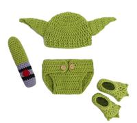 DICHA Costume all'uncinetto fatto a mano - Set di 4 pezzi: cappello, mutandine e spada laser - Filo morbido per neonati (0 - 3 mesi) - Adatto per gli appassionati di Baby Yoda