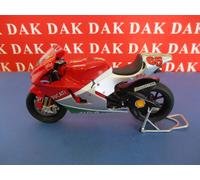 Die cast 1/12 Modellino Moto Ducati Desmosedici 2006 Loris Capirossi
