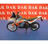 Die cast 1/18 Modellino Moto KTM 790 Adventure R Rally by Burago