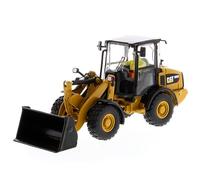 Diecast Masters 85557 - Cat 906M Compact Wheel Loader, Scala 1:50, dai 14 Anni in su, in Scatola di Latta, Adatto ai Collezionisti