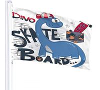 Dinosaur Flag 4x6 FT Simpatico ragazzo dinosauro con cappello a righe rosse con skateboard Bandiere per esterni Grandi striscioni per cortile di benvenuto Giardino per la casa Decorazioni per prato