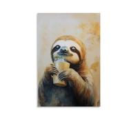 Dipinto ad olio con animali di un bradipo sorseggiando caffè all'alba, occhi assonnati che guardano nella nebbia dorata su uno sfondo crema silenzioso. Elegante poster decorativo da appendere alla