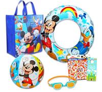 Disney Mickey Mouse Ultimate Beach Set - 6 pezzi Disney Pool Toys Bundle con Mickey Beach Ball, salvagente, occhiali e borsa con coulisse, più adesivi e altro (set regalo Topolino)