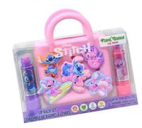 Disney Stitch - Set di mini balsamo per le labbra con ciondoli, balsamo per le labbra a base vegetale, mini borsetta rosa con ciondoli a forma di personaggio, set regalo per bambini, dai 3 anni in su