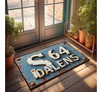 Divertente decorazione per la casa con targa in metallo arrugginito con numeri e lettere, zerbino uomo roba da grotta roba da cucina stile fattoria (65 x 90 cm)