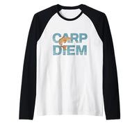 Divertente Gioco di Parole di Pesca - Carp Diem Maglia con Maniche Raglan