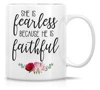Divertente tazza da caffè in ceramica, con scritta in inglese "She is Fearless Because He is Faithful", 325 ml, divertente, sarcasmo, motivazionale, regalo di compleanno per marito, moglie, fidanzato,