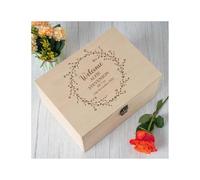 DJAFS Scatola regalo in legno personalizzata con incisione con fiore e nome, scatola dei ricordi personalizzata scatole regalo idee per donne, scatola decorativa resistente, elegante regalo di
