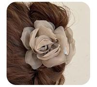 Dolce e squisito plettro di camelia, colore tè al latte, lucentezza morbida, stile delicato, pregevole fattura, una scelta alla moda e alla moda, con un senso di raffinatezza.