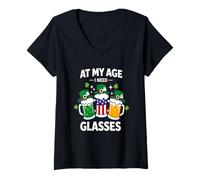 Donna At My Age I Need Glasses Funny St Patricks Day Humor Tee Maglietta con Collo a V