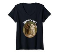Donna Bigfoot and Friend vlog Funny camping hiking selfie stick Maglietta con Collo a V