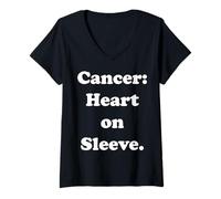 Donna Cancer: Heart On Sleeve Astrology Sign Maglietta con Collo a V
