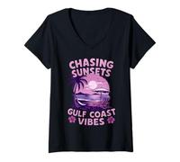 Donna Chasing Sunsets Gulf Coast Vibes Design retrò da spiaggia Maglietta con Collo a V