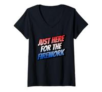Donna Funny I'm Just Here For The Fireworks 4th Of July Couple Maglietta con Collo a V
