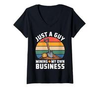Donna Just A Guy Mining My Own Business Cryptocurrency Joke - Maglietta con Collo a V