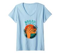 Donna Nailed by the Sea, design estivo per nail art sulla spiaggia tropicale Maglietta con Collo a V