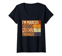 Donna Retro I'm Marcus Doing Marcus Things Divertente Scherzo di Compleanno Maglietta con Collo a V