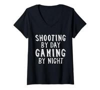 Donna Shooting By Day Gaming By Night Competition Gun Marksman Maglietta con Collo a V