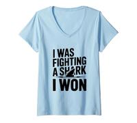 Donna Stavo combattendo Uno squalo e Ho Vinto Un Divertente Guerriero oceanico Maglietta con Collo a V