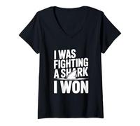 Donna Stavo combattendo Uno squalo e Ho Vinto Un Divertente Guerriero oceanico Maglietta con Collo a V