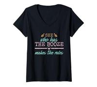 Donna Womens She Who Has The Booze Makes The Rules Funny Bartender Maglietta con Collo a V