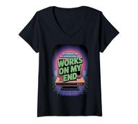 Donna Works on My End - Programmer Funny PC Error Retro Graphic Maglietta con Collo a V