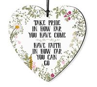 Dorothy Spring Targa in legno con scritta "Take Pride in How Far You Have Come Inspirational Spiritual Gift - Targa in legno con cuore