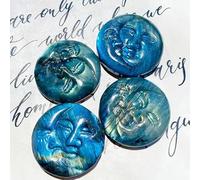 DSZUJTYROP 1 Pezzo da 40-50 g di Pietra Labradorite intagliata a Mano, Ornamento con Volto Sole e Luna for la Decorazione della casa
