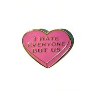 Due set di spille con lettere divertenti; "Odio tutti tranne noi"; Spilla a forma di cuore; Accessorio per migliori amici; Regalo per amici e partner Lega di zinco