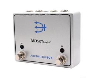 Duty A B Switch Box Pedale in argento per la divisione del segnale della chitarra a doppio amplificatore, con jack passante costante e design compatto per una facile integrazione della pedaliera e uso