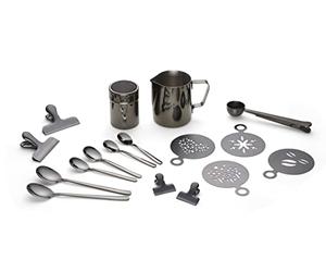 ECHTWERK Set di accessori per caffè, 23 pezzi, 350 ml, 4 espressi, 4 cappuccini, 4 caffè macchiati 4 pinze per caffè, 4 stampini per caffè, 4 cucchiaini per caffè, nero stile barista