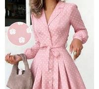 Elegante abito lungo a maniche lunghe di colore caffè con una romantica stampa floreale su tutto il capo, caratterizzato da una cintura con fiocco, bottoni frontali e un design elegante adatto per l'a