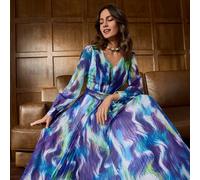 Elegante abito lungo stile bohémien con scollo a V, caratterizzato da una stampa a pennellate dipinte a mano, maniche a campana lunghe, cintura in vita e orlo multi-balze fluente, adatto per invitati