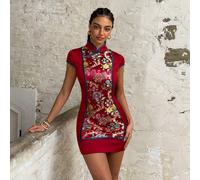 Elegante abito Qipao con colletto alto - Cheongsam moderno a maniche corte con profili a contrasto e ricamo floreale, adatto per banchetti aziendali, ricevimenti di nozze, cene di gala, celebrazioni d