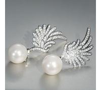 Eleganti orecchini pendenti da donna con pavé di zirconi e perle finte, ideali come regalo per matrimoni e feste