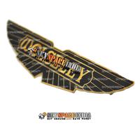 Emblema distintivo logo nero dorato monogramma ottone per auto britannica Wol...